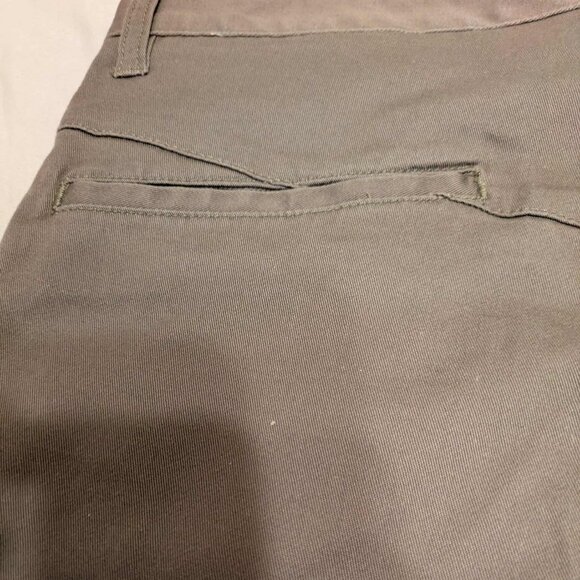 Volcom Shorts Mens 32 Grayish Green Lined Waist Cotton Blend Good Condition - Picture 11 of 14